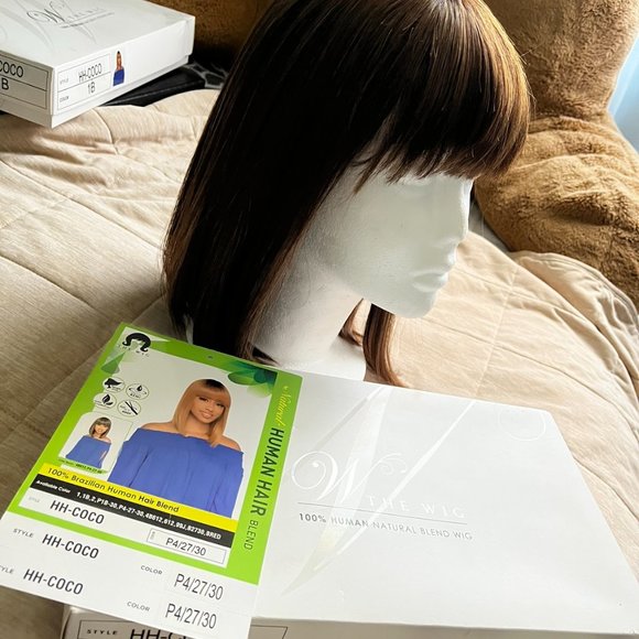 Semi-natural wig - Picture 9 of 10